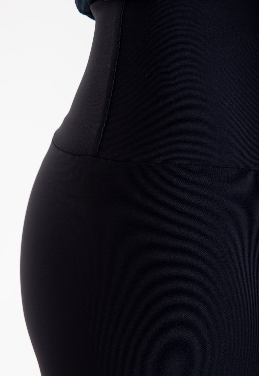 Modele Black Plain High-Waisted Legging