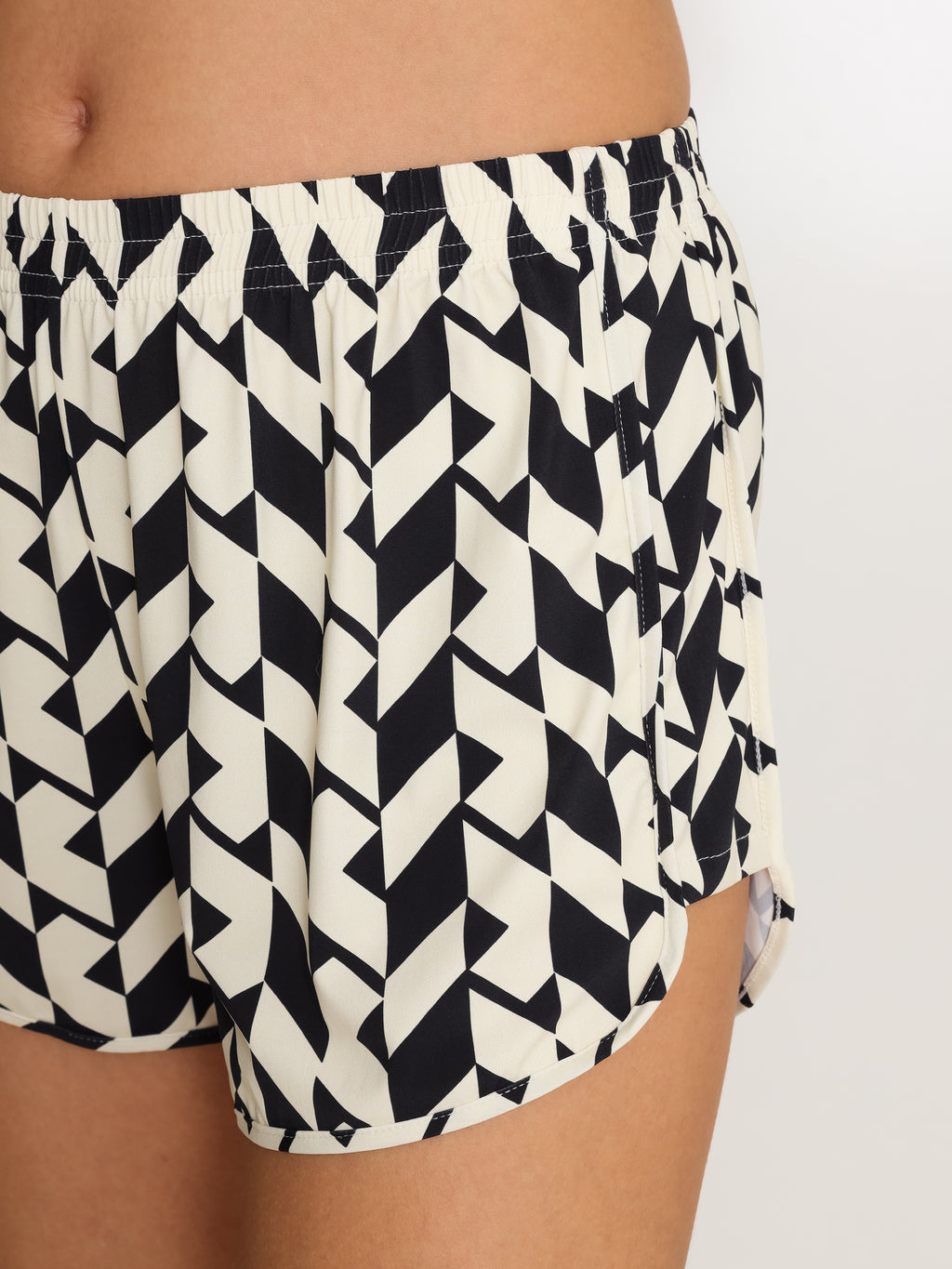 Lee Geometric-Print Striped Shorts Zaya
