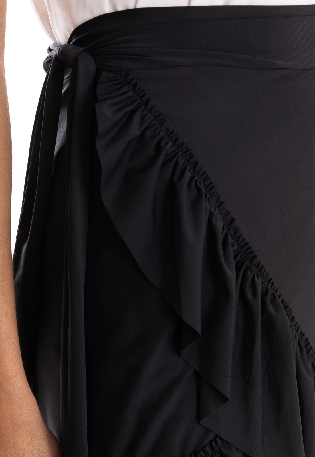 Laurita Black Plain Ruffled Miniskirt
