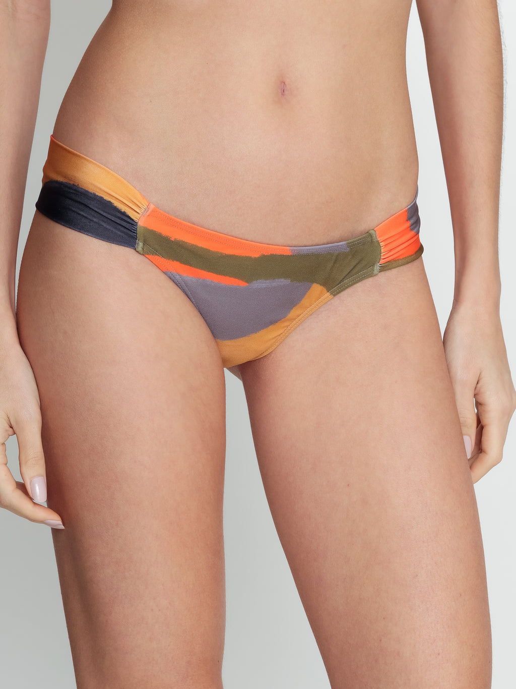 Biarritz Abstract-Print Printed Ruched Bikini Bottom Guaraci