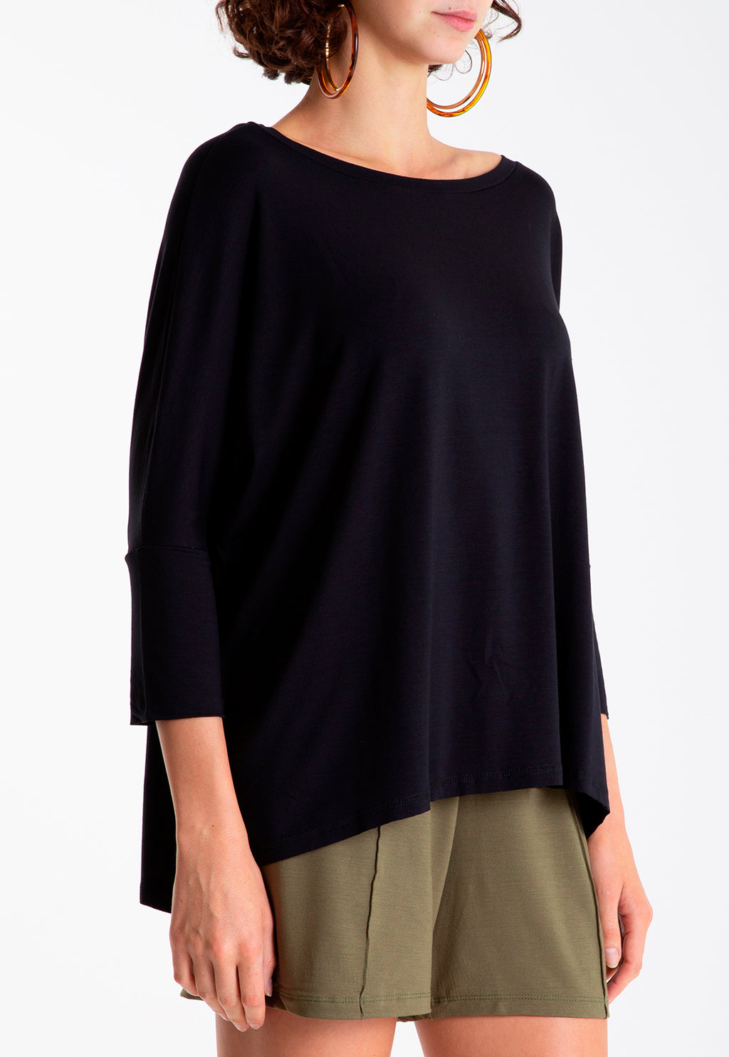 Mainá Black Plain T-Shirt