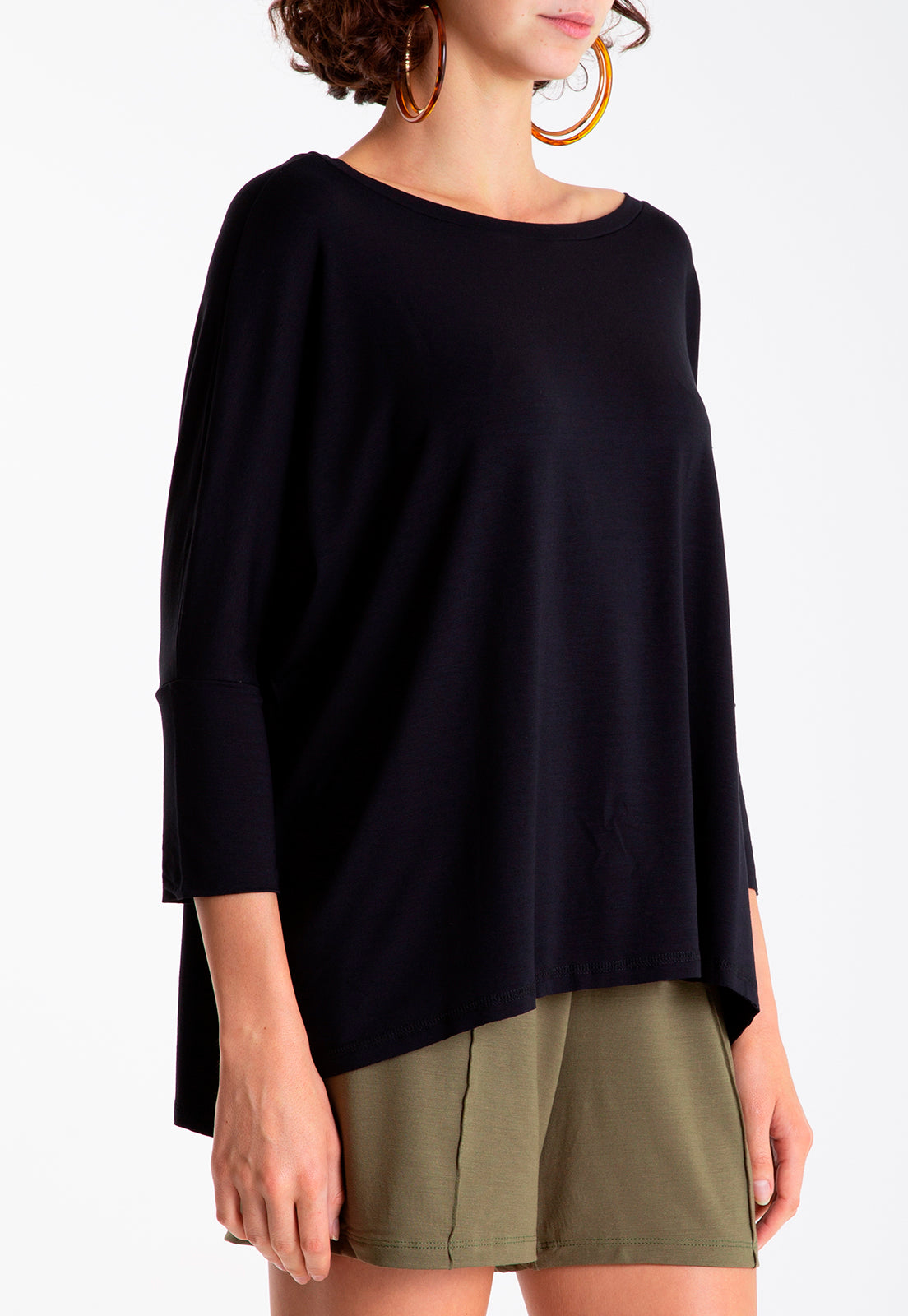 Mainá Black Plain T-Shirt