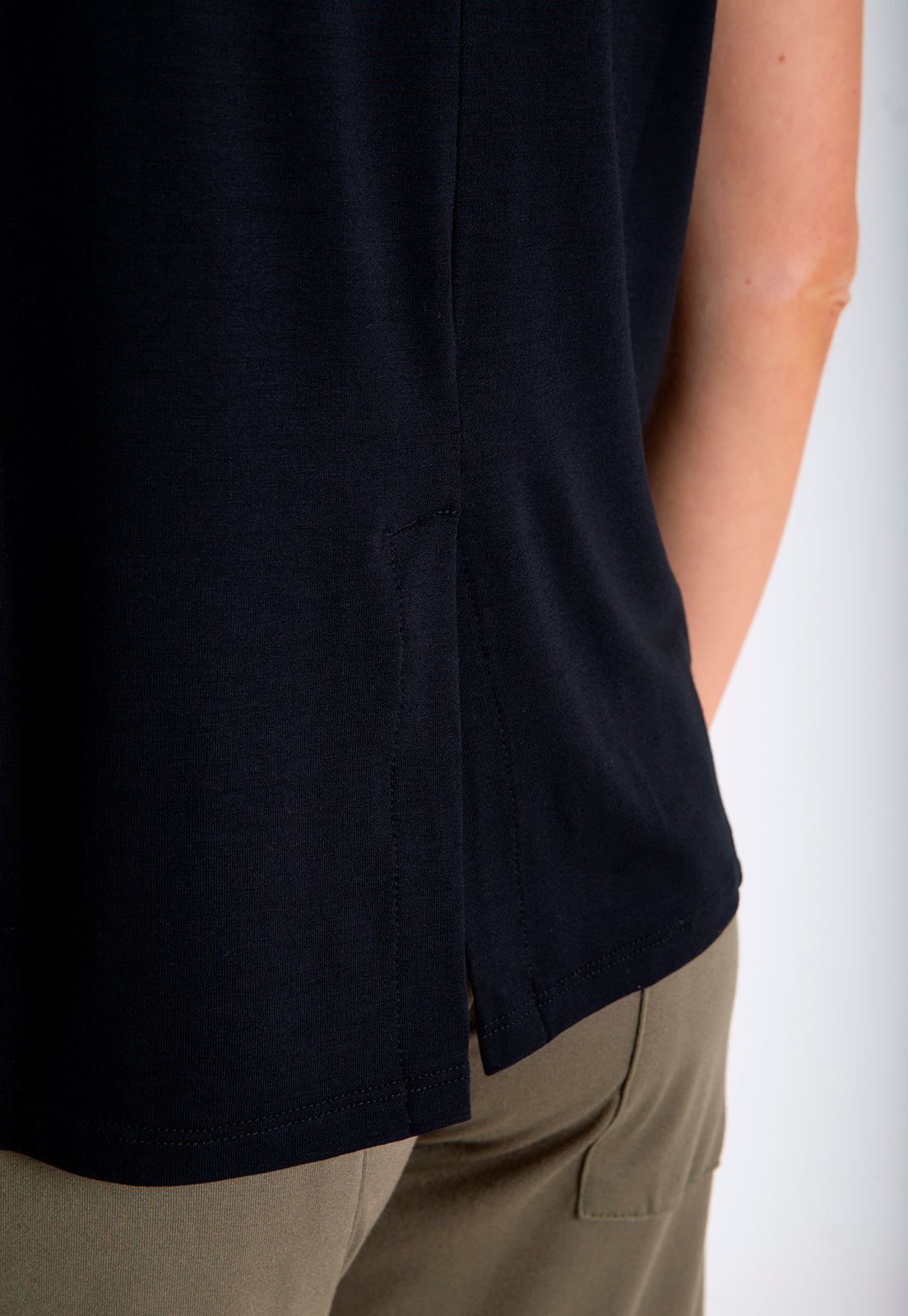Egretta Black Plain Boat-Neck Short-Sleeve T-Shirt